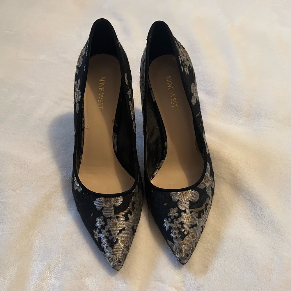Nine West Black and Silver Floral Pumps - Picture 2 of 6